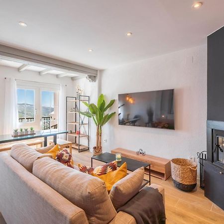 Beautifully Renovated 4 Bedroom Apt + Kid'S Room เซียร์ราเนบาดา ภายนอก รูปภาพ