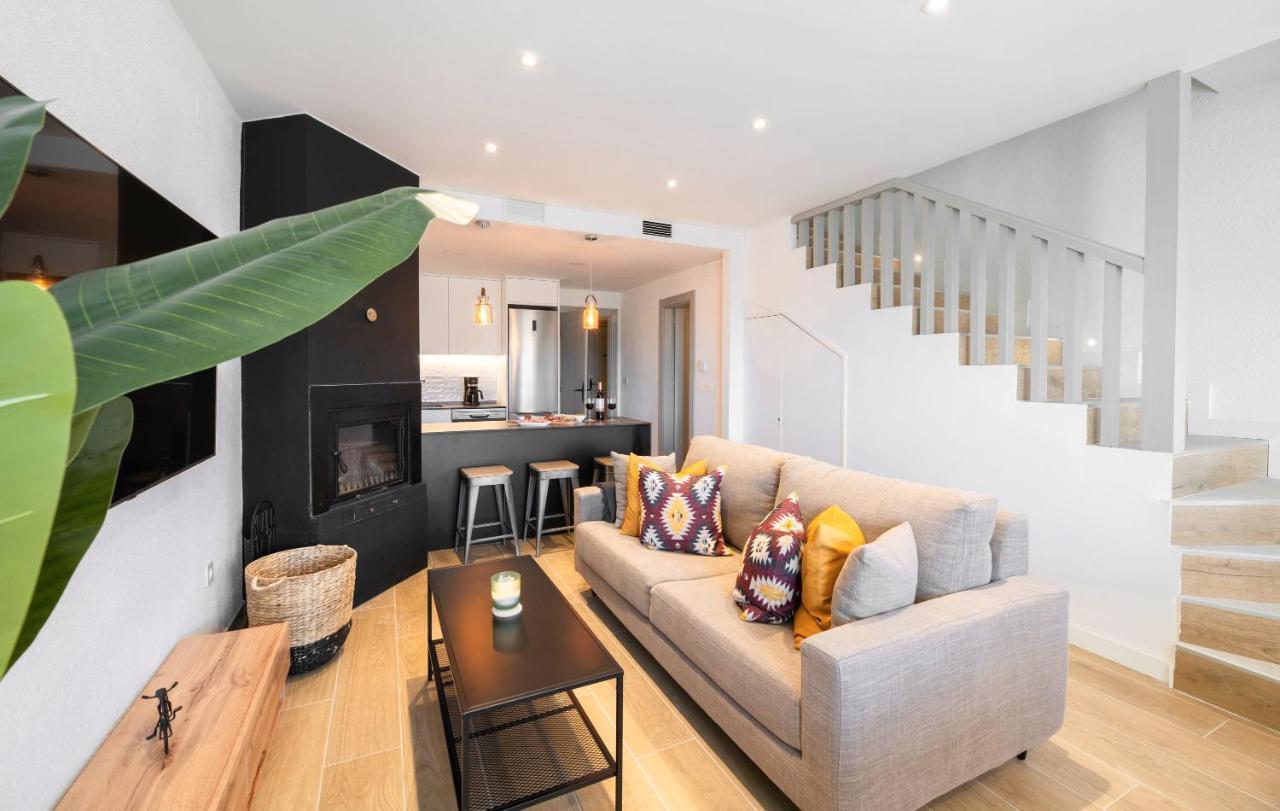 Beautifully Renovated 4 Bedroom Apt + Kid'S Room เซียร์ราเนบาดา ภายนอก รูปภาพ