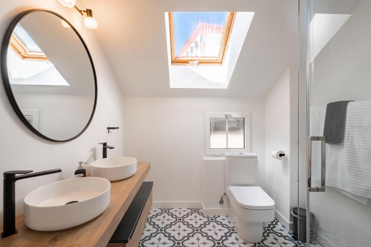 Beautifully Renovated 4 Bedroom Apt + Kid'S Room เซียร์ราเนบาดา ภายนอก รูปภาพ