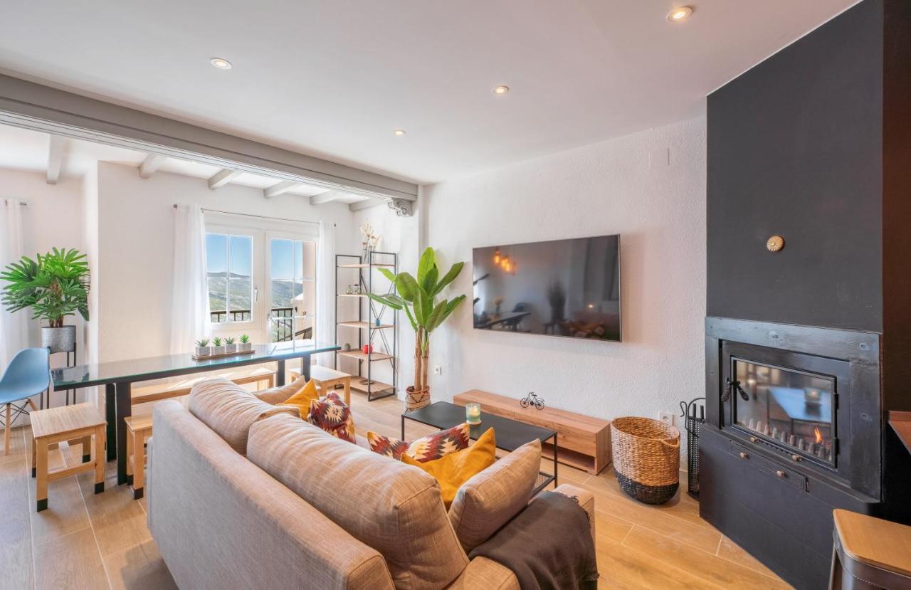 Beautifully Renovated 4 Bedroom Apt + Kid'S Room เซียร์ราเนบาดา ภายนอก รูปภาพ