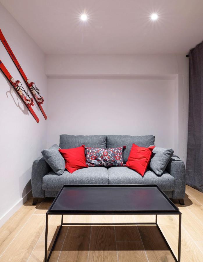 Beautifully Renovated 4 Bedroom Apt + Kid'S Room เซียร์ราเนบาดา ภายนอก รูปภาพ